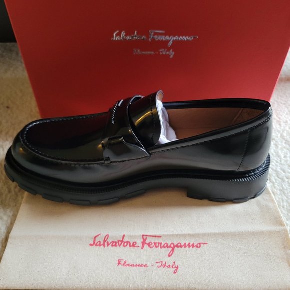 NEW Authentic Salvatore Ferragamo Embossed Logo Black Leather Loafers main image 12